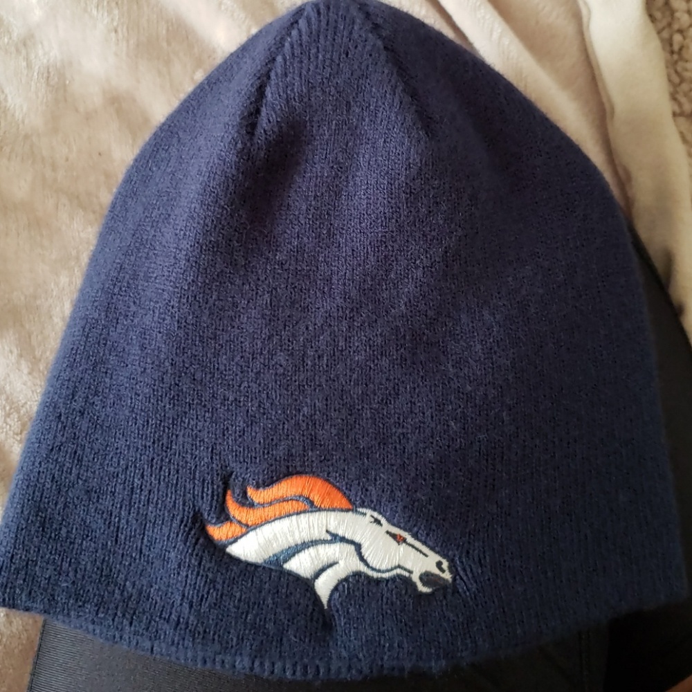 Broncos beanie